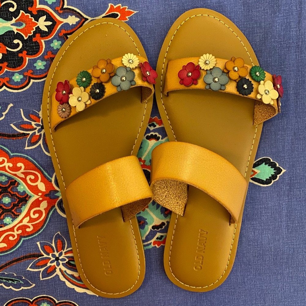 Old Navy floral sandals